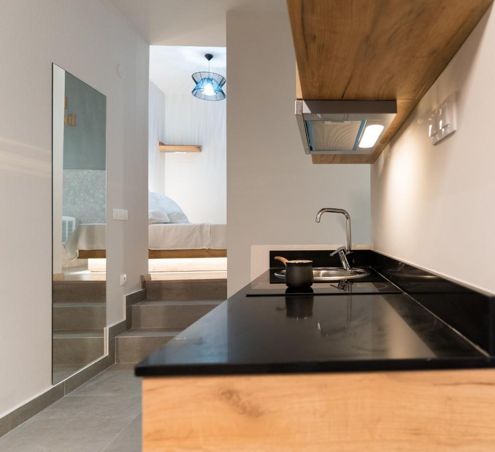 Jacuzzi Suite Piazza Dei Leoni Heraklion  Exterior photo