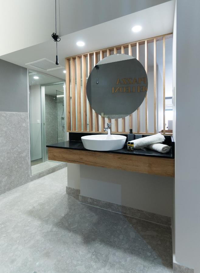 Jacuzzi Suite Piazza Dei Leoni Heraklion  Exterior photo